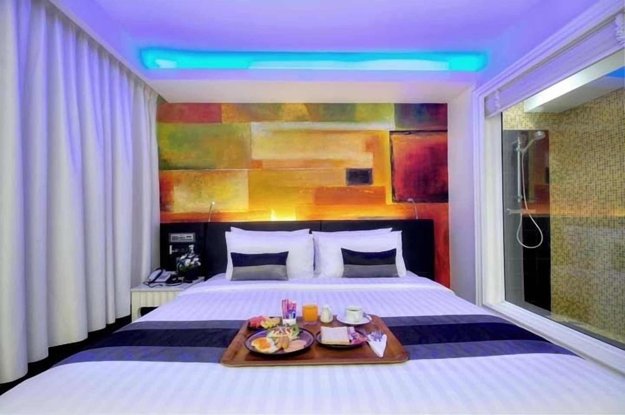 Hotel Aspira Skyy Sukhumvit 1 Bangkok Esterno foto