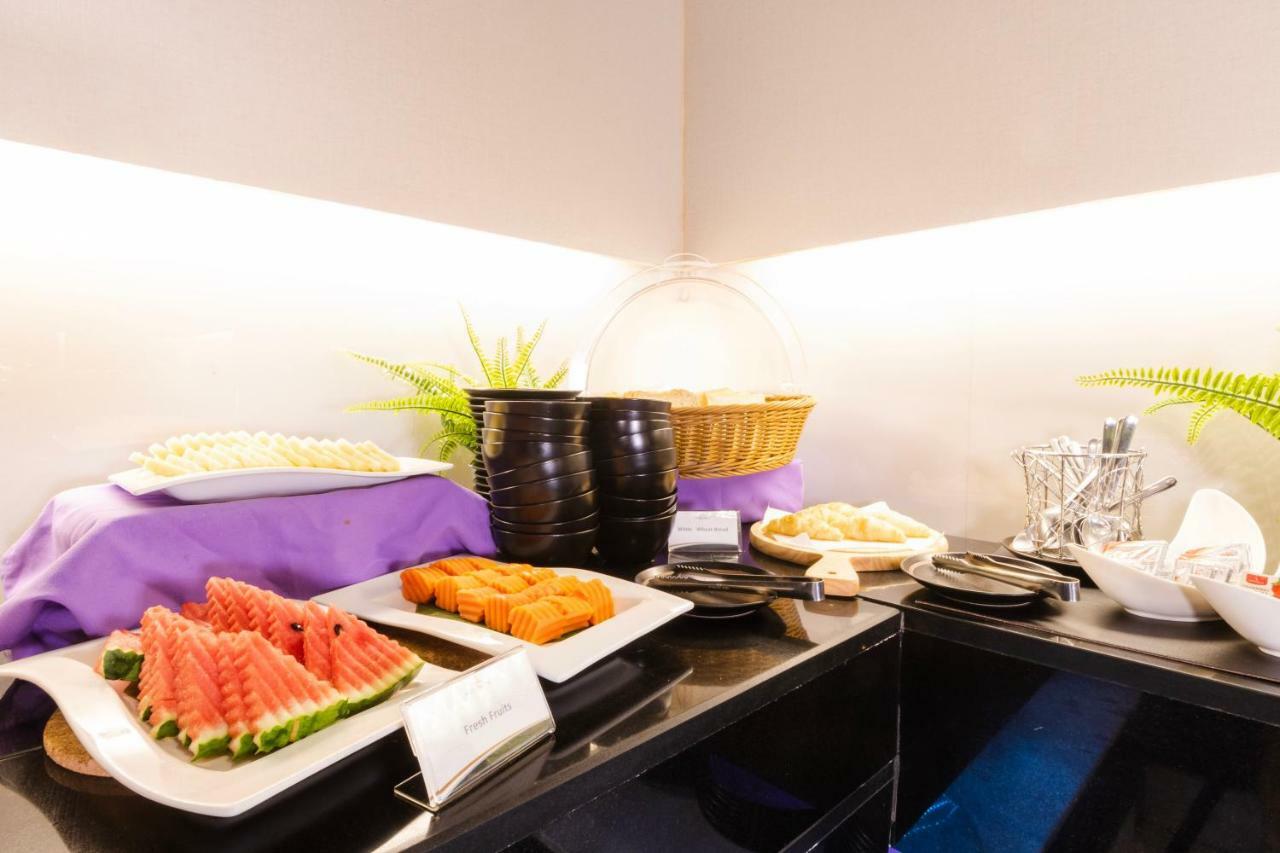 Hotel Aspira Skyy Sukhumvit 1 Bangkok Esterno foto